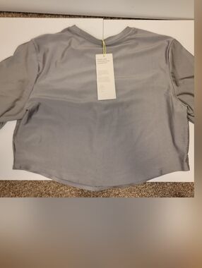 Women's Relaxed Short Sleeve Top in Light Gray